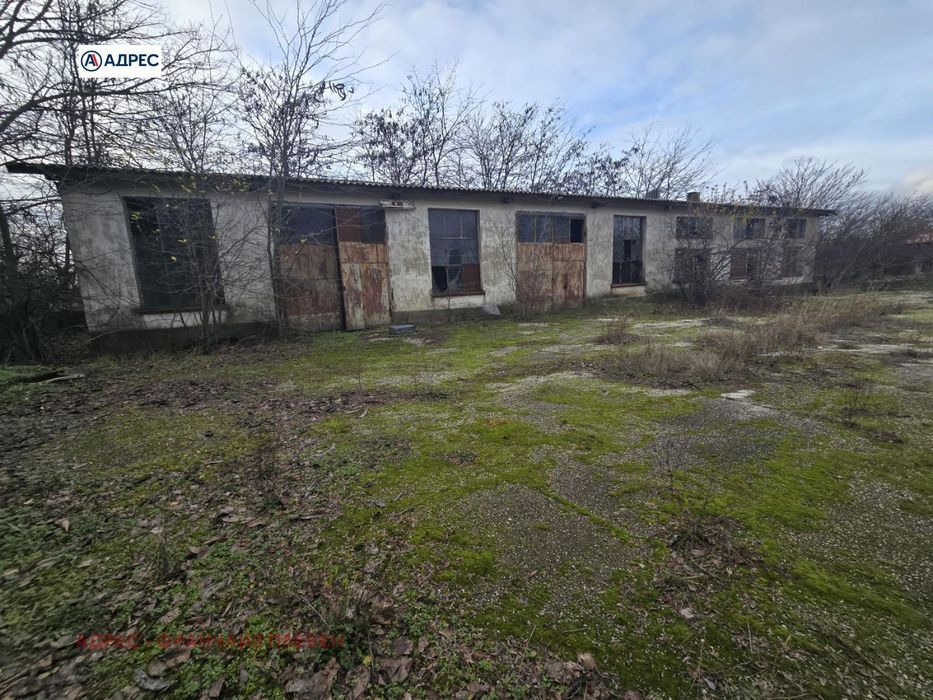 Склад в Плевен, област-с.Въбел площ 1851 цена 40000