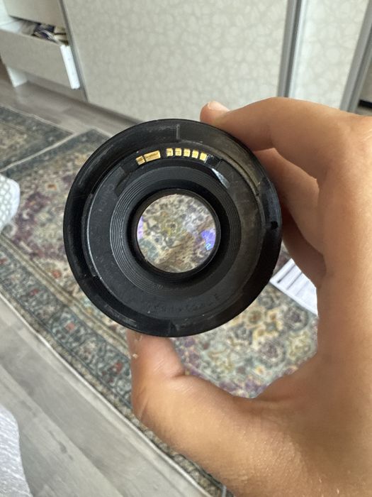 50mm обектив Canon