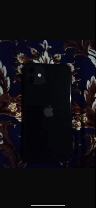 Айфон 11 в  идеальном состоянии