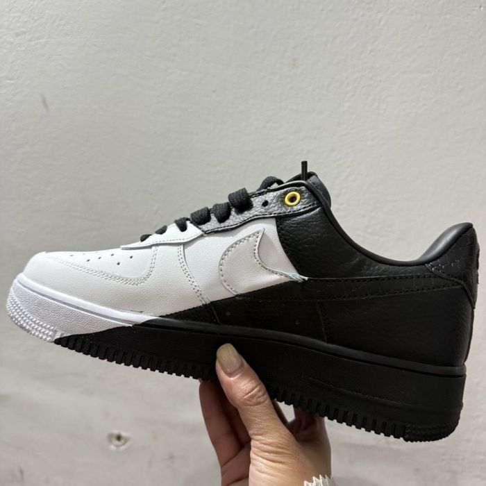 Nike Air Force black and white
