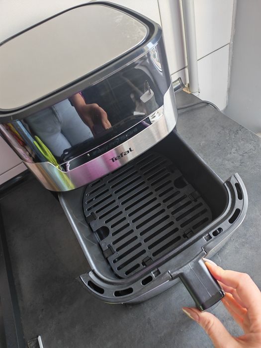 Tefal Easy Fry&Grill air fryer EY505D15, 1400W, 4.2L, temperatura ajustabila, 8 programe, functie grill cu gratar incorporat, tehnologie Extra Crisp