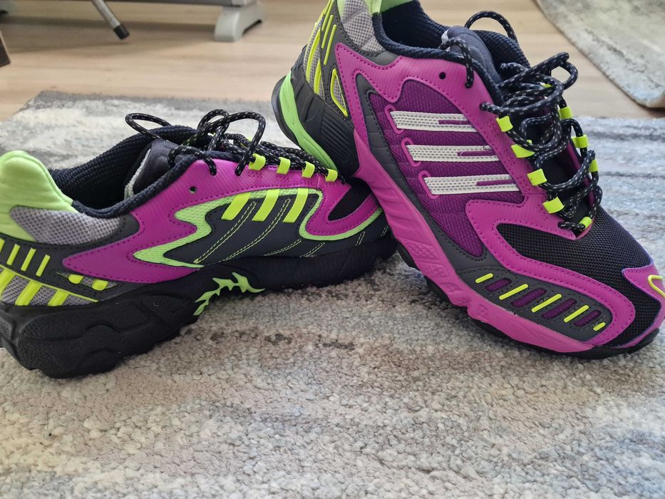 Нови маратонки Адидас