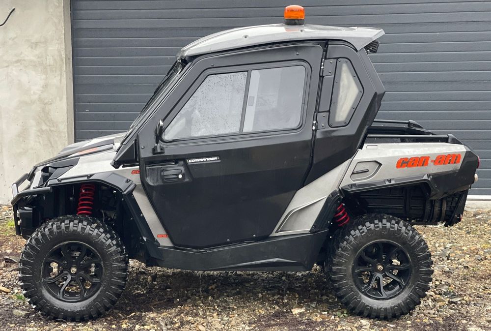 Utv/Buggy/Atv Can Am Commander 1000R XT 4x4 EFI 2015 Recent adus !