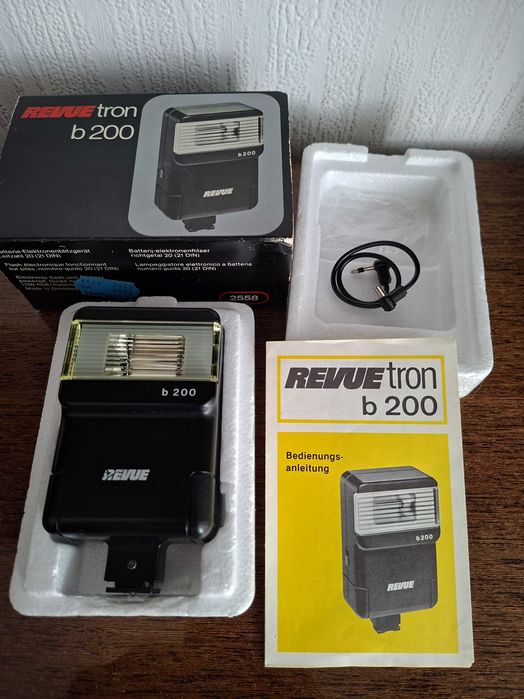 Ретро фотосветкавица REVUETRON B200 1986 г.