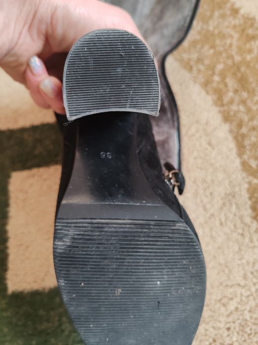 Продам замшевые сапоги