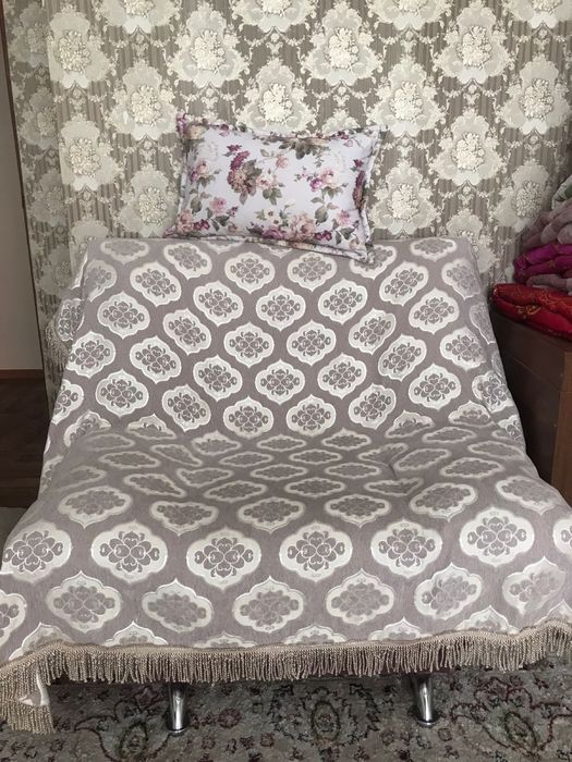 Диван угалок