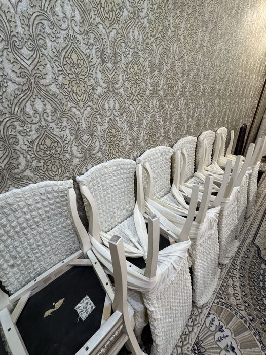 стол стулья и сервант для гостиной