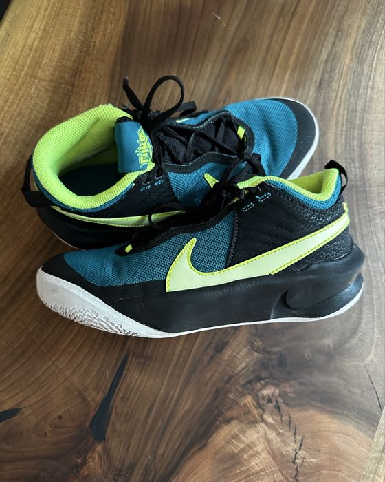 Adidas , Nike маратонки