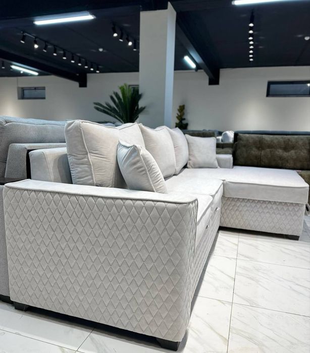 Угловой диван в стиле Хай-тек