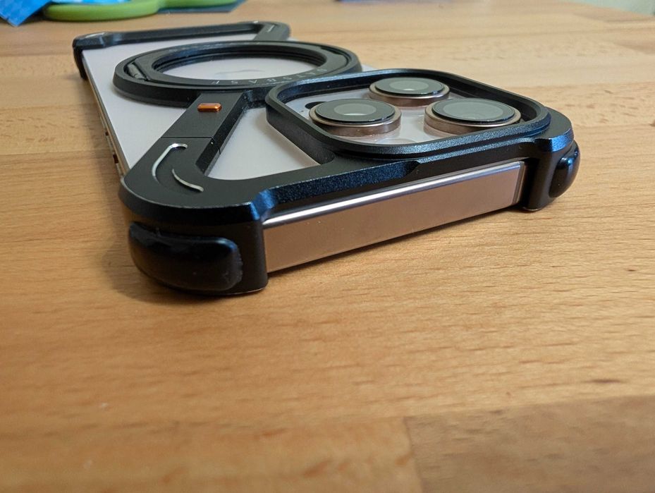 Husă iPhone 16 Pro Max inedită, cu marginile libere, inel, metalică