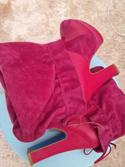 Vand botine decupate Irregular Choice din piele masura 36