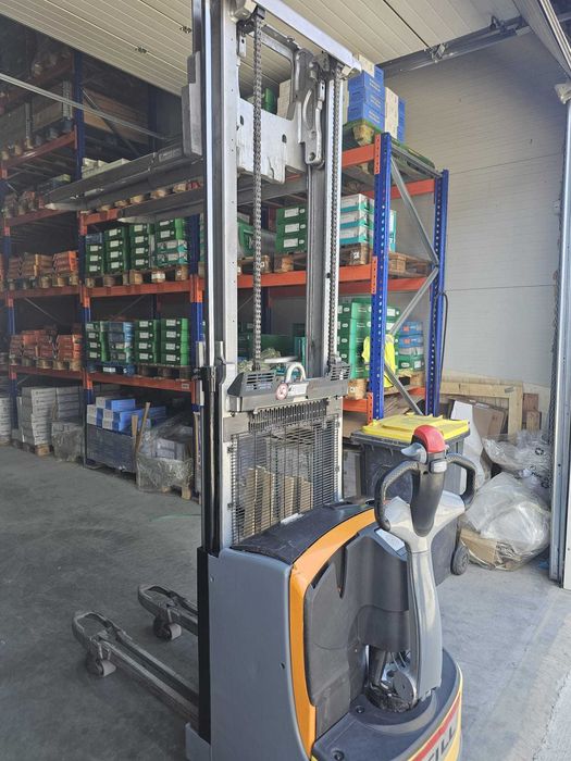 Transpalet electric cu catarg - STILL