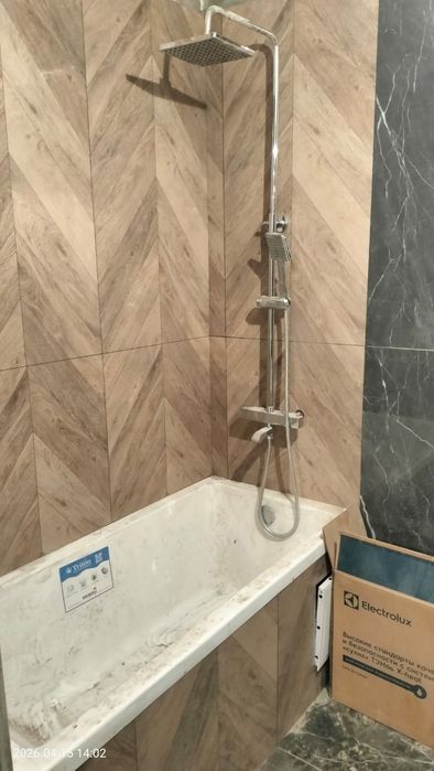 Укладка кафеля и ламината.