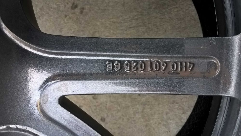 O janta 19 toli originala audi A8 cod 4H0601025CE