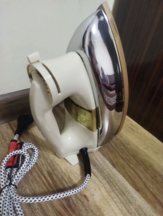 Утюг новый с коробкой