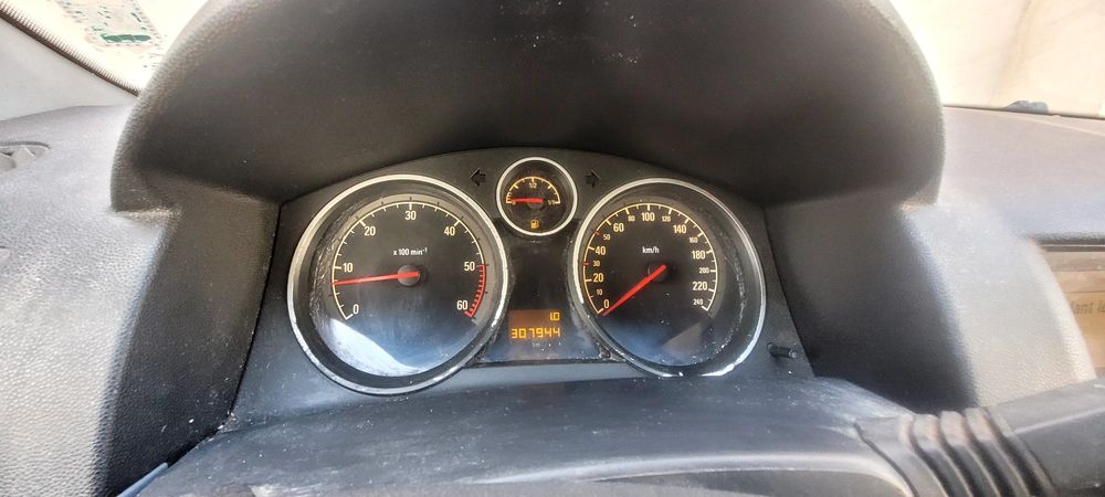 Opel astra H 1.7