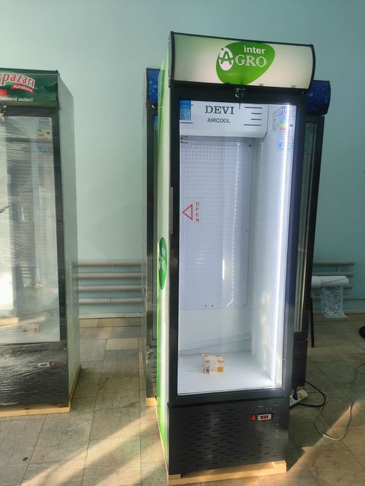 АКЦИЯ !!! Продаются витринние холодильники.