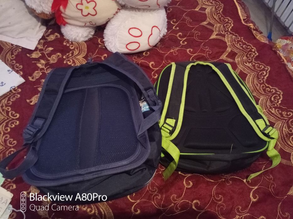 Продам два  рюкзака для мальчиков 0-4 класс.