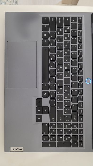 Игровой ноутбук Lenovo + наушники в подарок