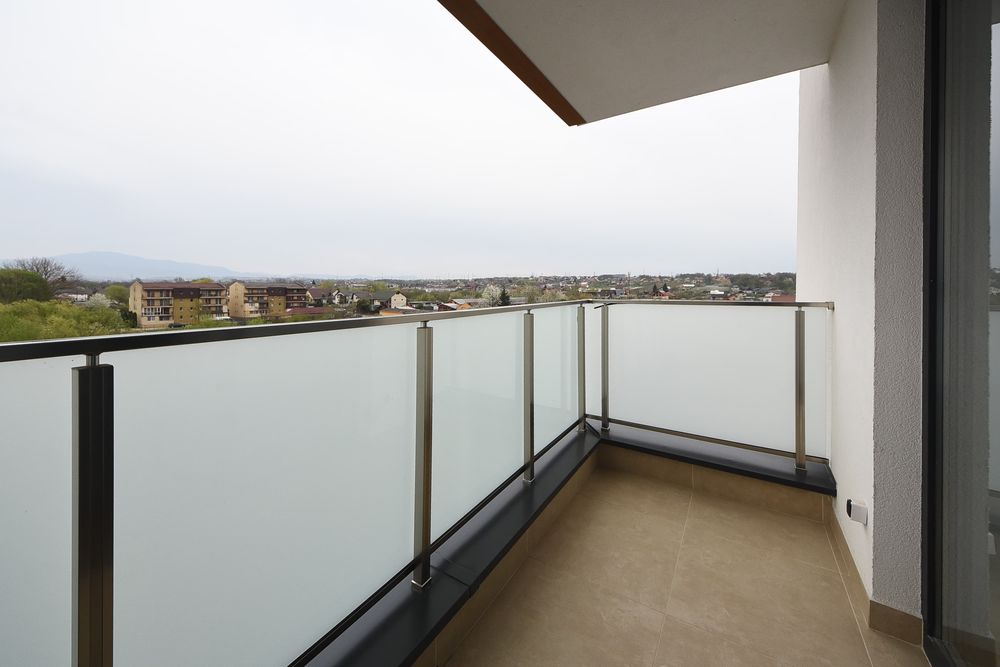 Vând sau închiriez apartament 3 camere