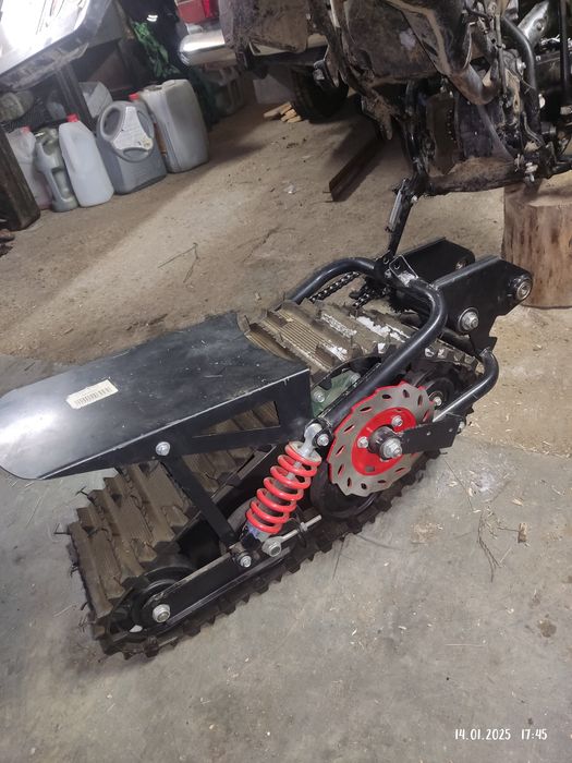 Гусиница эндуро с лыжой