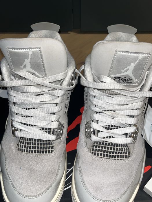 Jordan 4 Frozen Moments