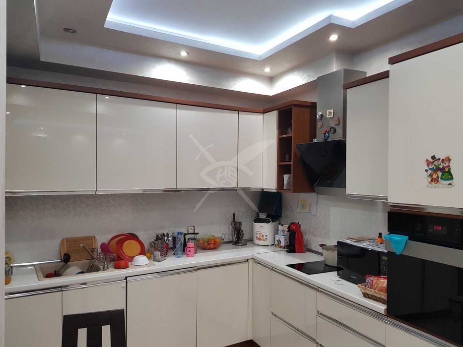 Продава се Многостаен апартамент в Бургас, Център - 132 кв.м за 4197 €/кв.м - Снимка #3