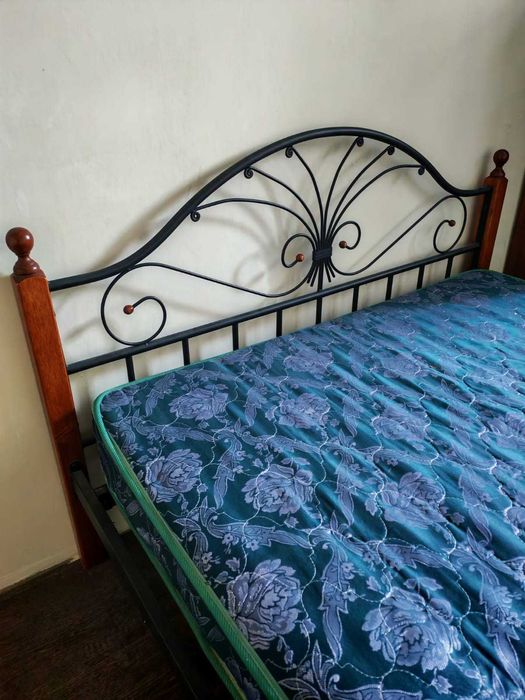 Кровать двуспальная