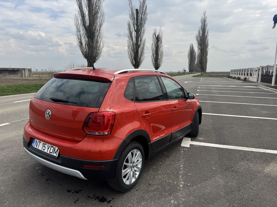 VOLKSWAGEN Polo 2011 — imagine 3