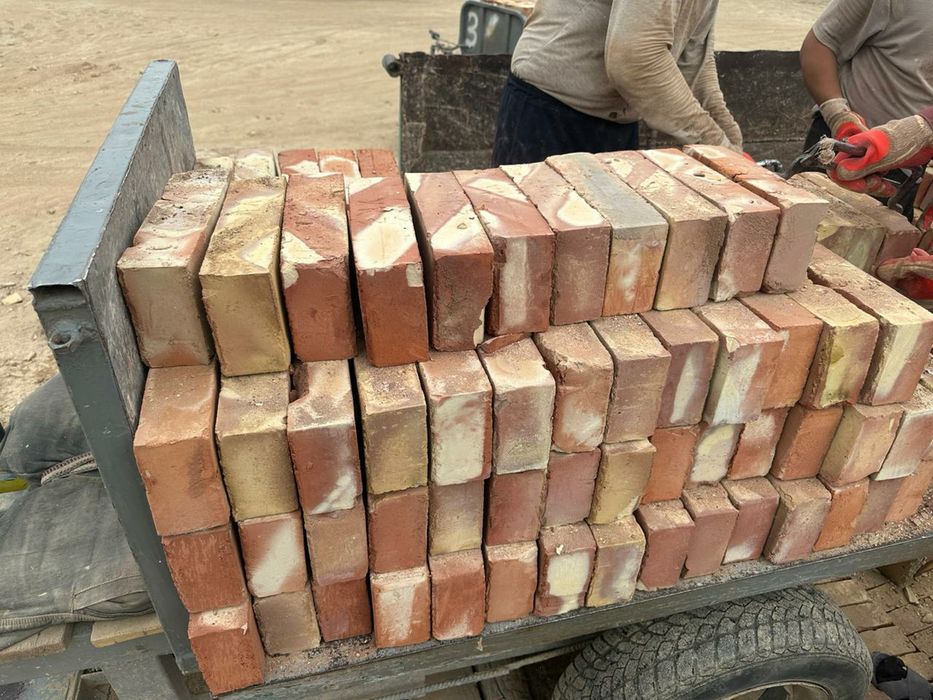 Кирпич жженый красны