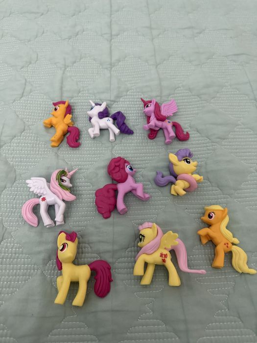 Продаю фигурки пони