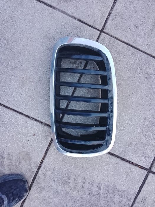 Решетка радиатора бмв