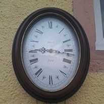 Ceas de perete cu baterie