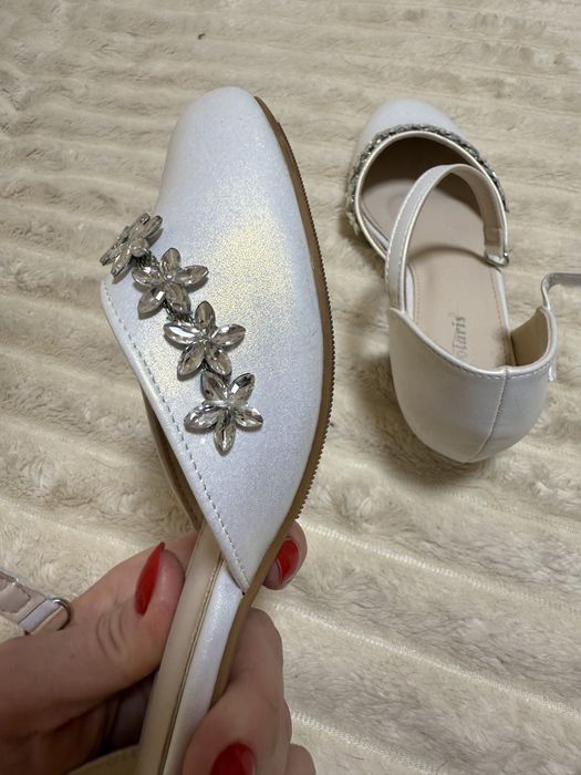 Продам детские туфли