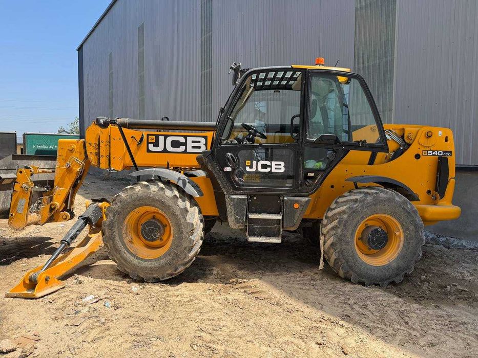 Sotiladi: JCB 540-170 teleskopik yuklagich (Telehandler)