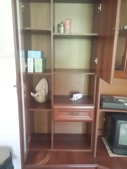 Продам шкаф 2.5м длина ширина 3м
