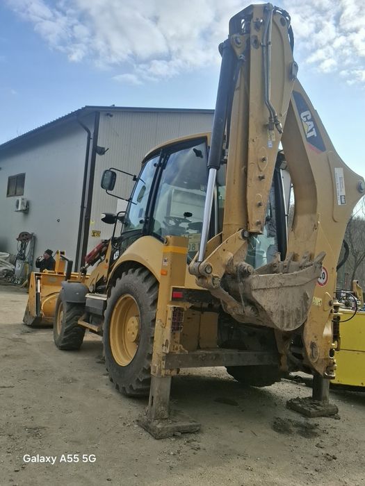Vand sau inchiriez Buldoexcavator Caterpilar 328F 2012 3700 ore perfec