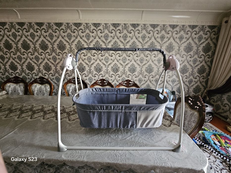 Люлька детская с пультом управления