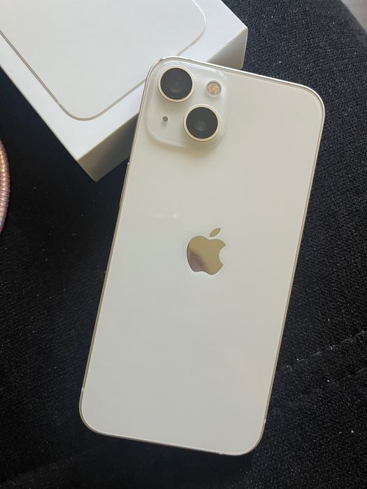 Телефон iPhone 13