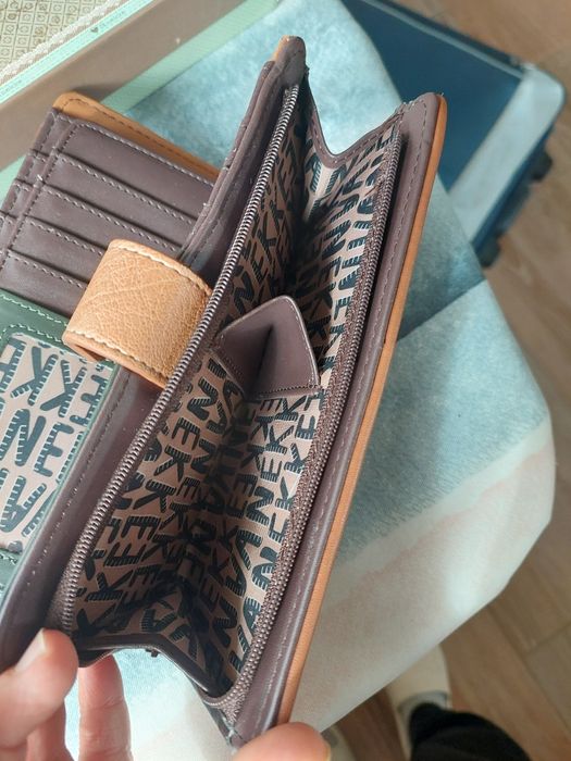 Портфейл ANEKKE Canada