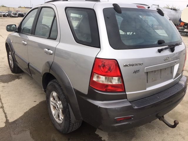 Dezmembrez KIA Sorento