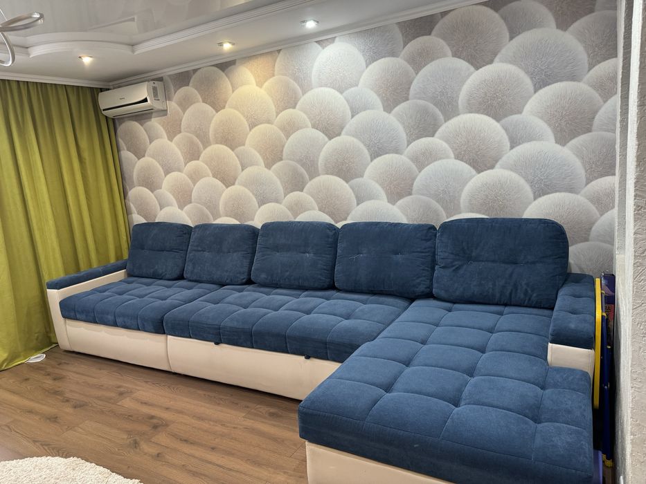 Продам большой угловой диван