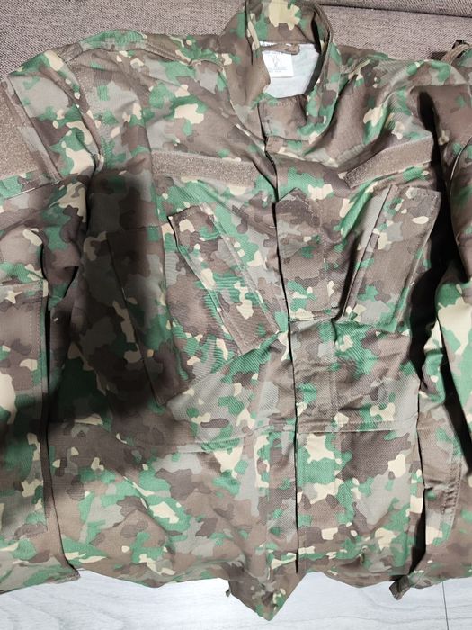 Tinuta  militara 52 (2buc)50(1 buc)