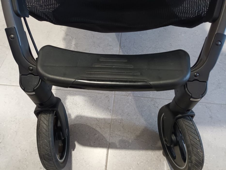 Cărucior Peg Perego -putin folosit, în stare foarte bună