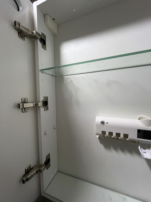 полка для ванной с зеркалом