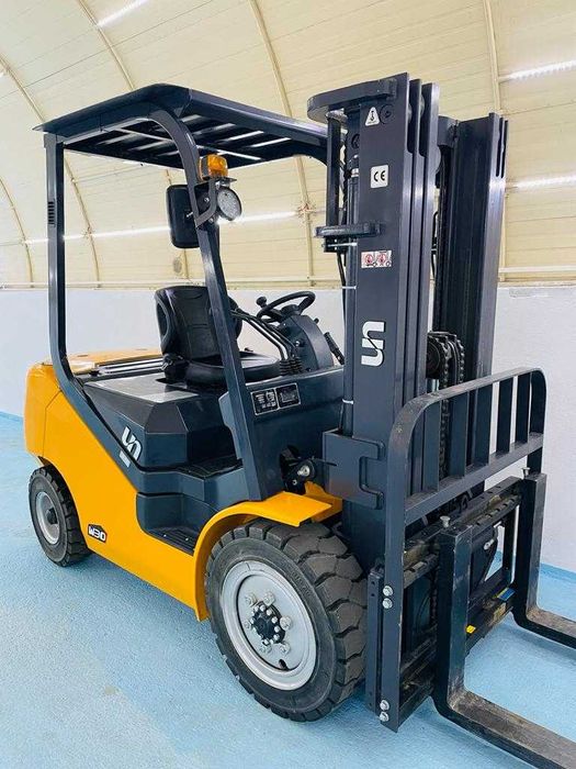 Stivuitor Diesel 2000 kg UN – Nou, Catarg Duplex, Pret Avantajos
