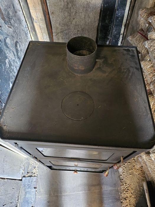 Камина с водна риза и фурна Прити FG W15 / 15+5 kW