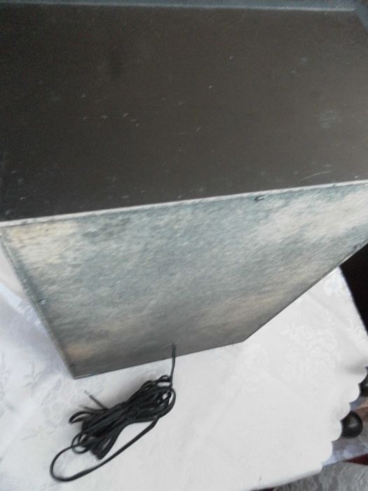 4 Boxe : 2 Aiwa , 1 Sharp , 1 din lemn