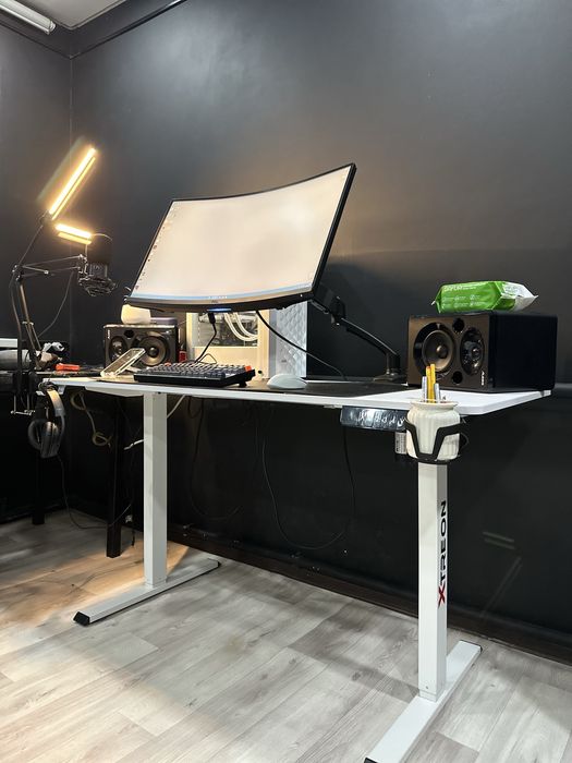 Комплект компьютер, стол подемный, студиный мониторы