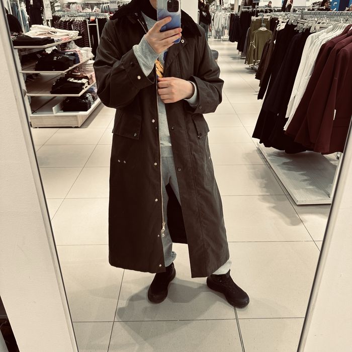 тренч от бренда Манго